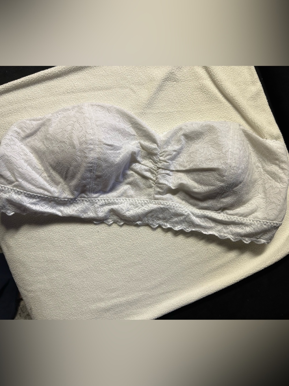 Torrid size 3 White Lace Strapless Bandeau Bra